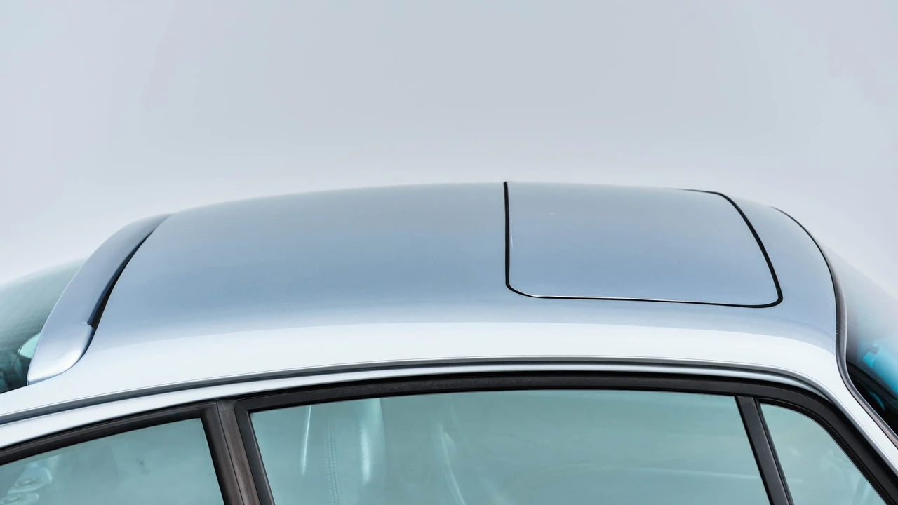 1996 Porsche 993 Carrera - Image 29 of 31