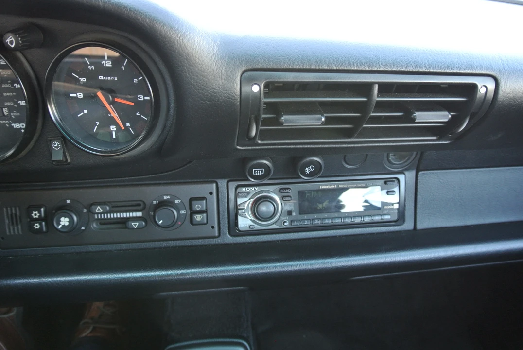 1996 Porsche 993 Carrera - Image 30 of 31
