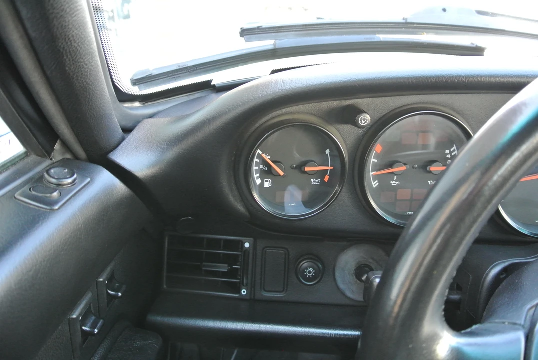 1996 Porsche 993 Carrera - Image 29 of 31