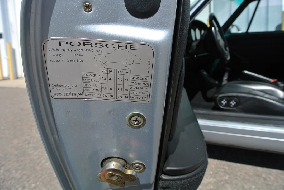 1996 Porsche 993 Carrera - Image 19 of 31