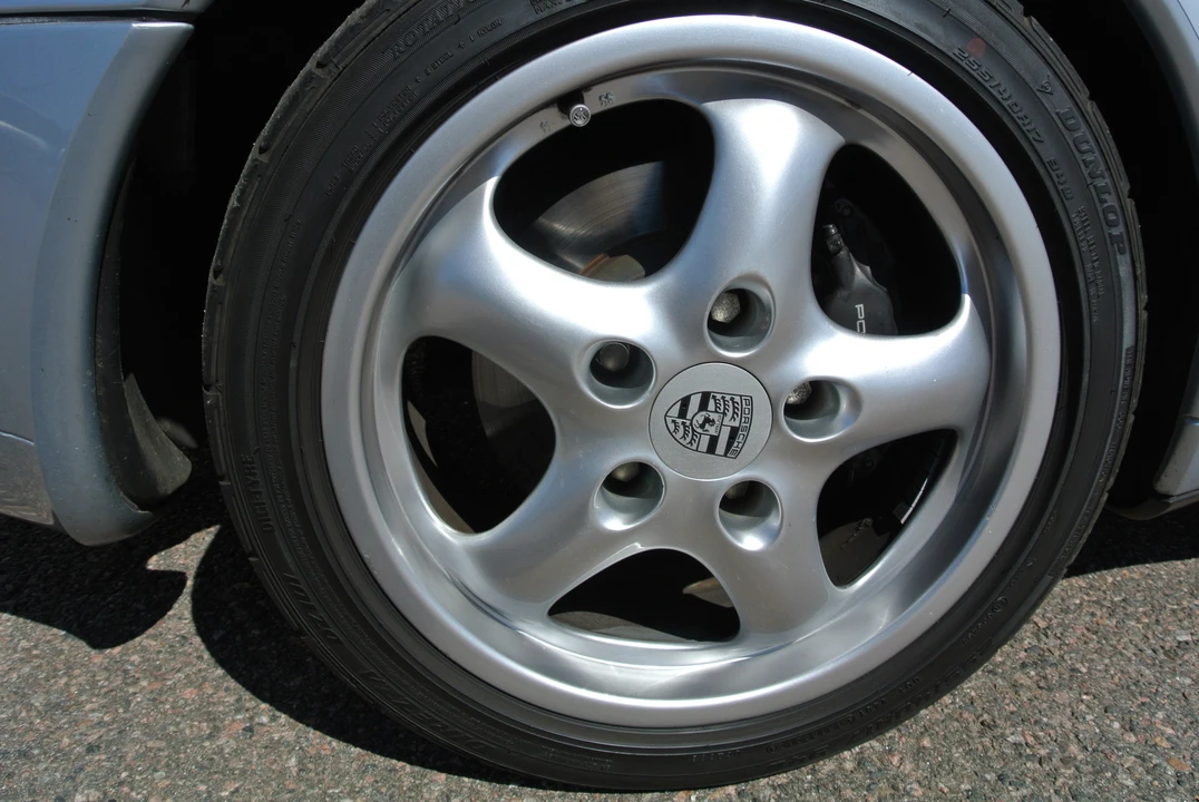 1996 Porsche 993 Carrera - Image 9 of 31