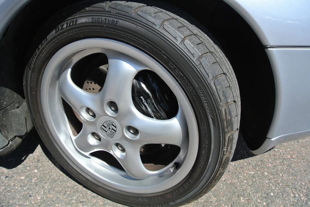 1996 Porsche 993 Carrera - Image 10 of 31