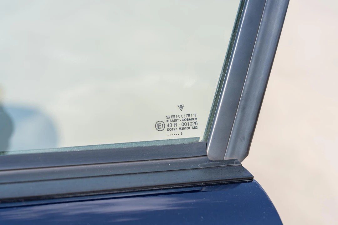 1996 Porsche 993 Carrera - Image 29 of 31