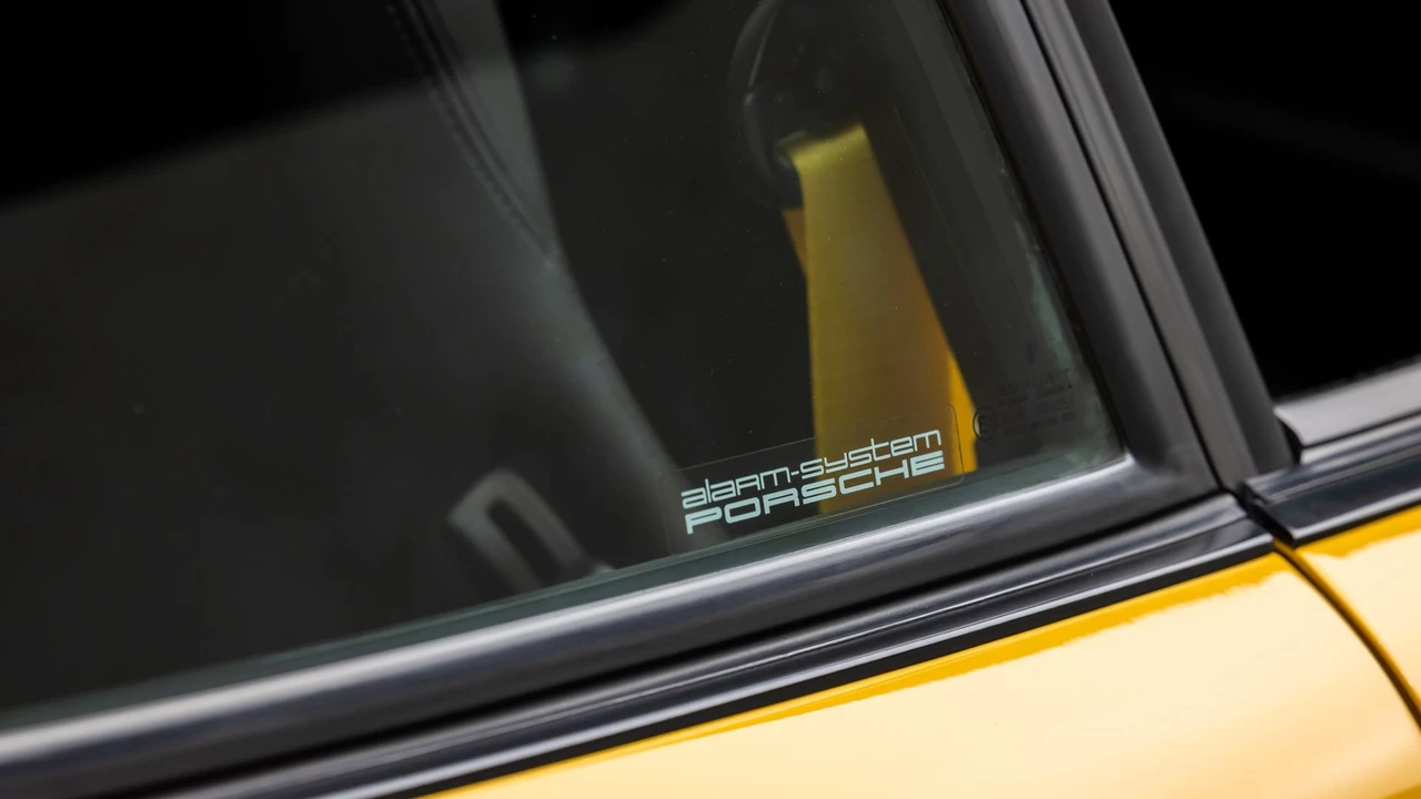 1996 Porsche 911 - Image 28 of 31