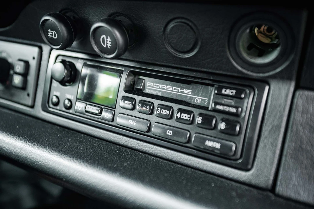 1996 Porsche 993 Carrera - Image 5 of 31