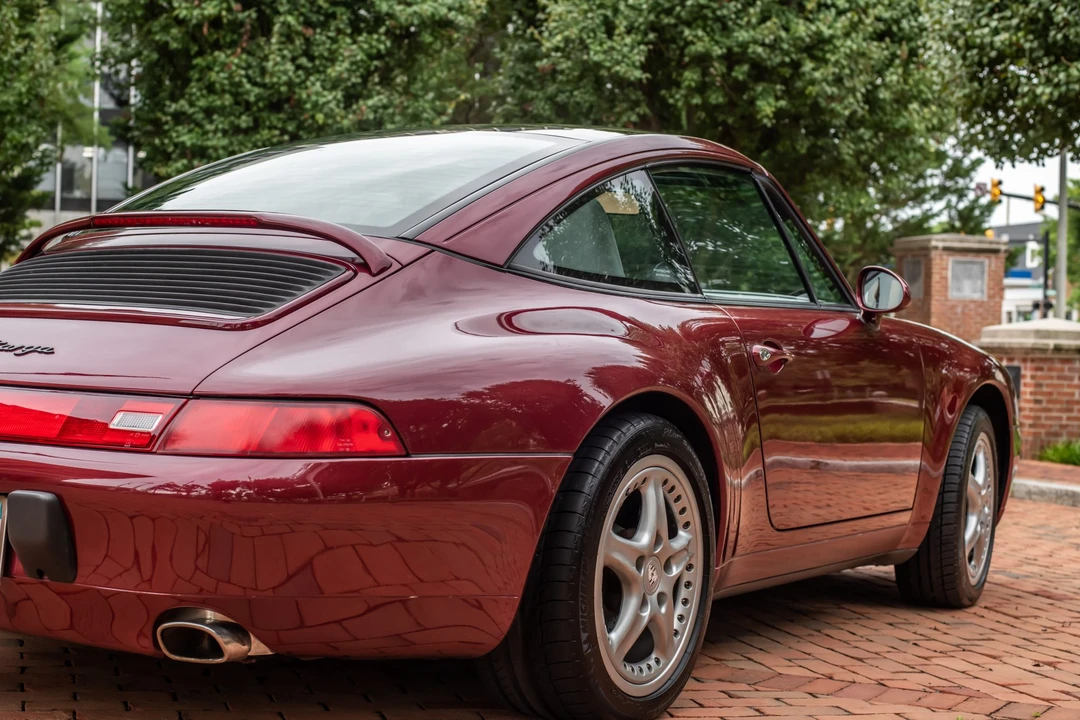 1996 Porsche 993 Carrera 4S - Image 9 of 31