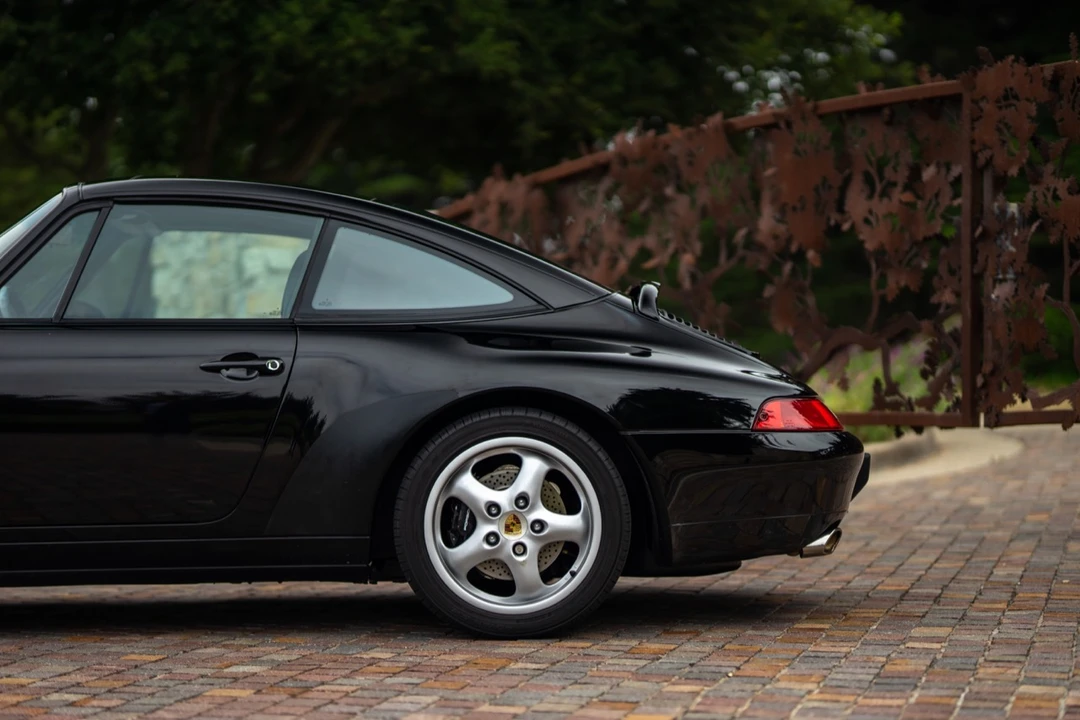 1996 Porsche 993 Carrera - Image 10 of 31