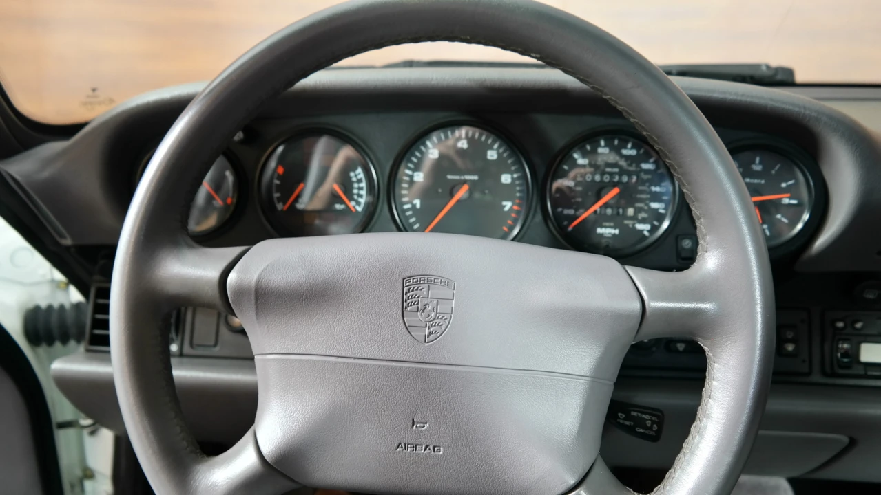 1996 Porsche 993 Carrera - Image 24 of 31