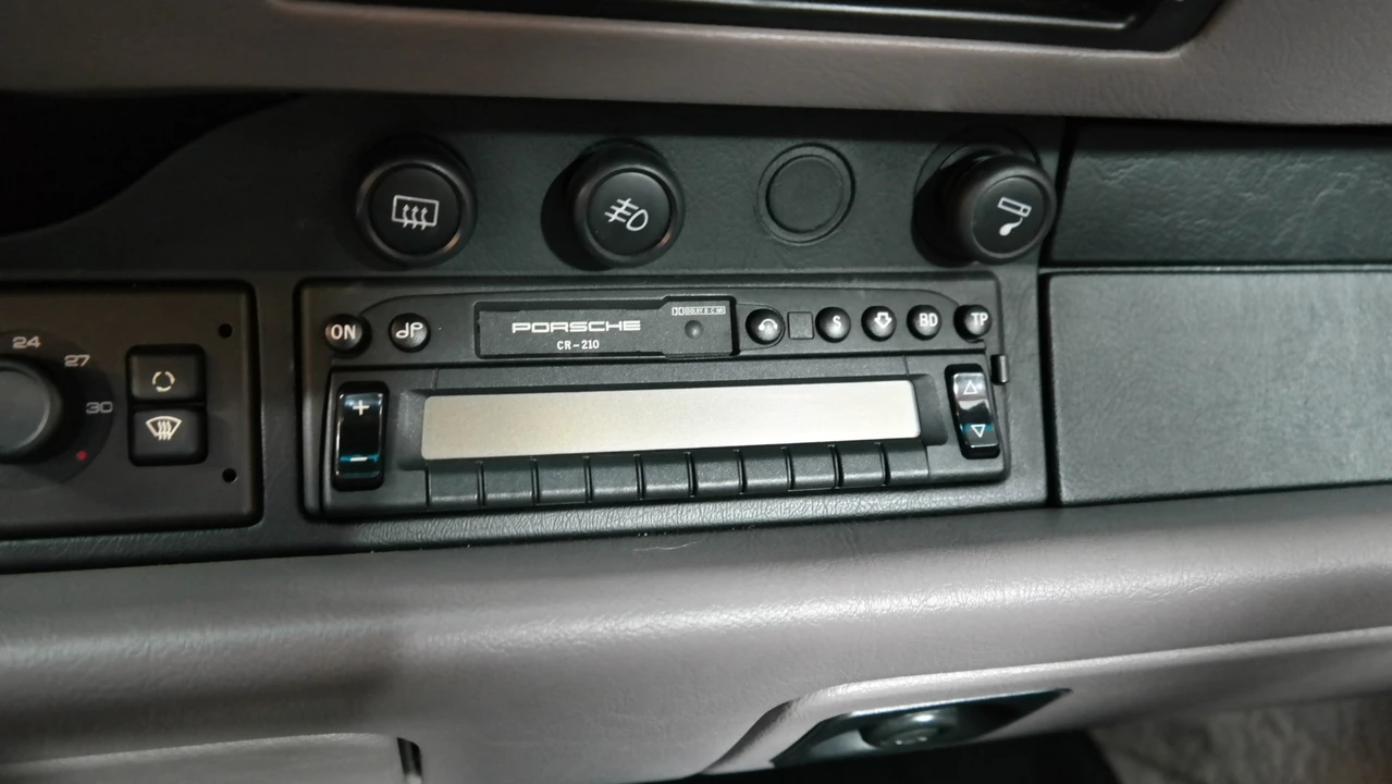 1996 Porsche 993 Carrera - Image 27 of 31