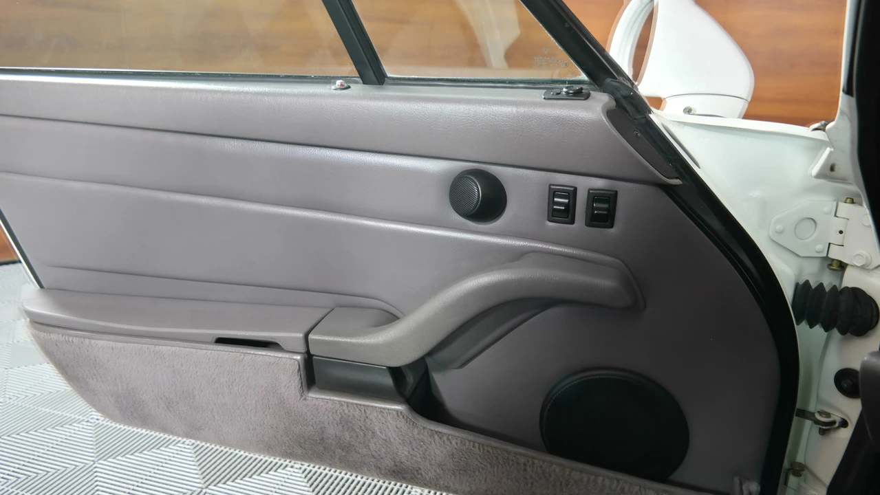 1996 Porsche 993 Carrera - Image 30 of 31