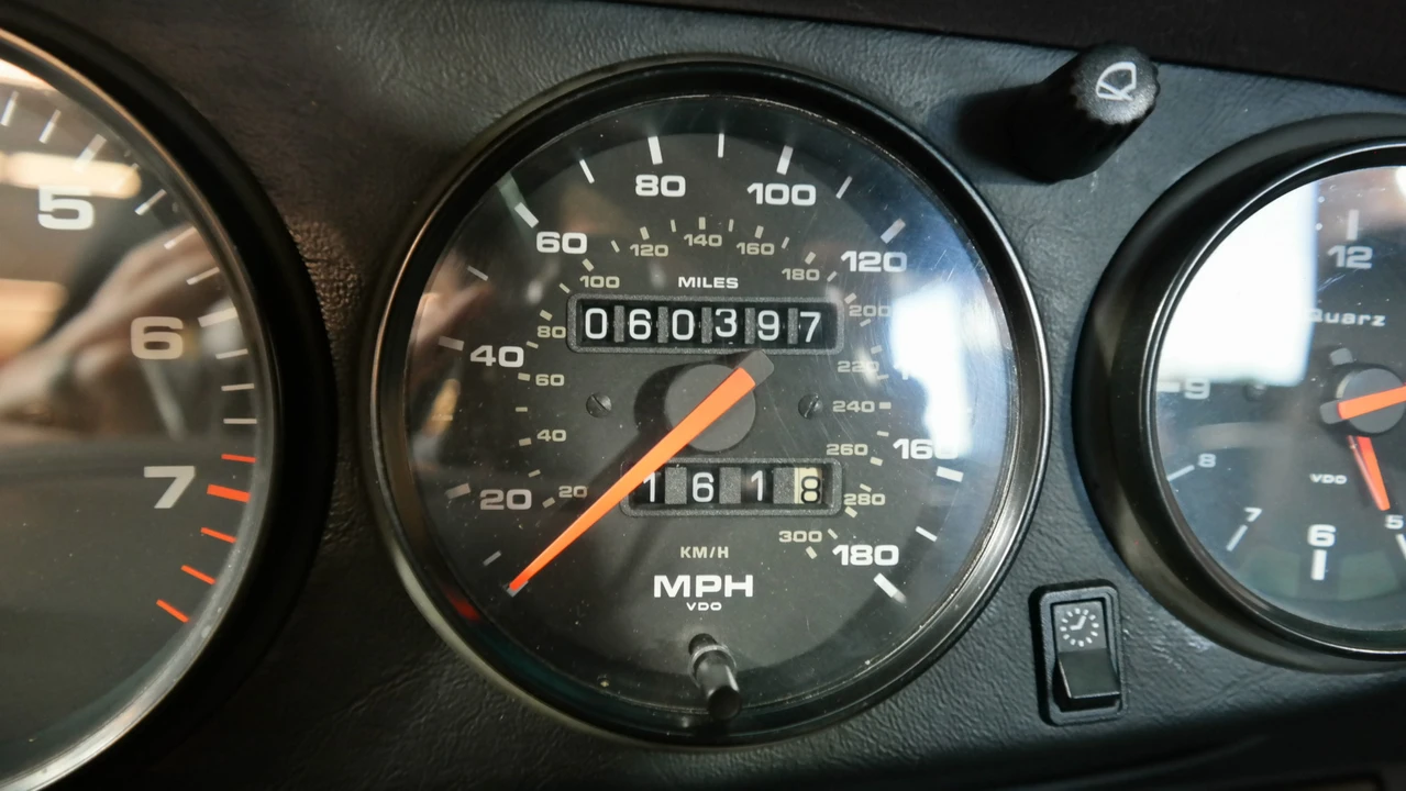 1996 Porsche 993 Carrera - Image 25 of 31