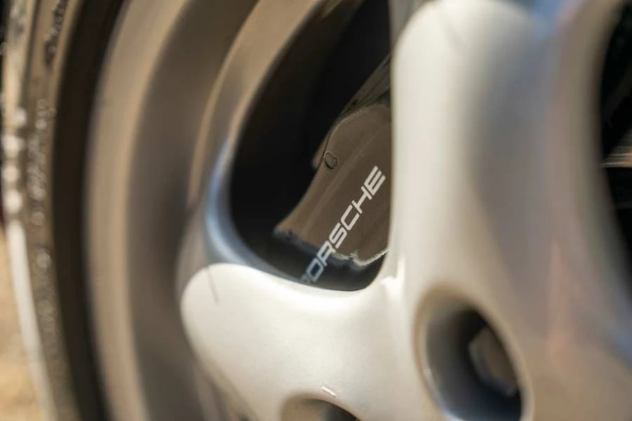 1996 Porsche 993 Carrera - Image 16 of 31