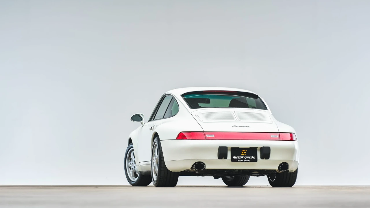 1996 Porsche 993 Carrera - Image 13 of 31