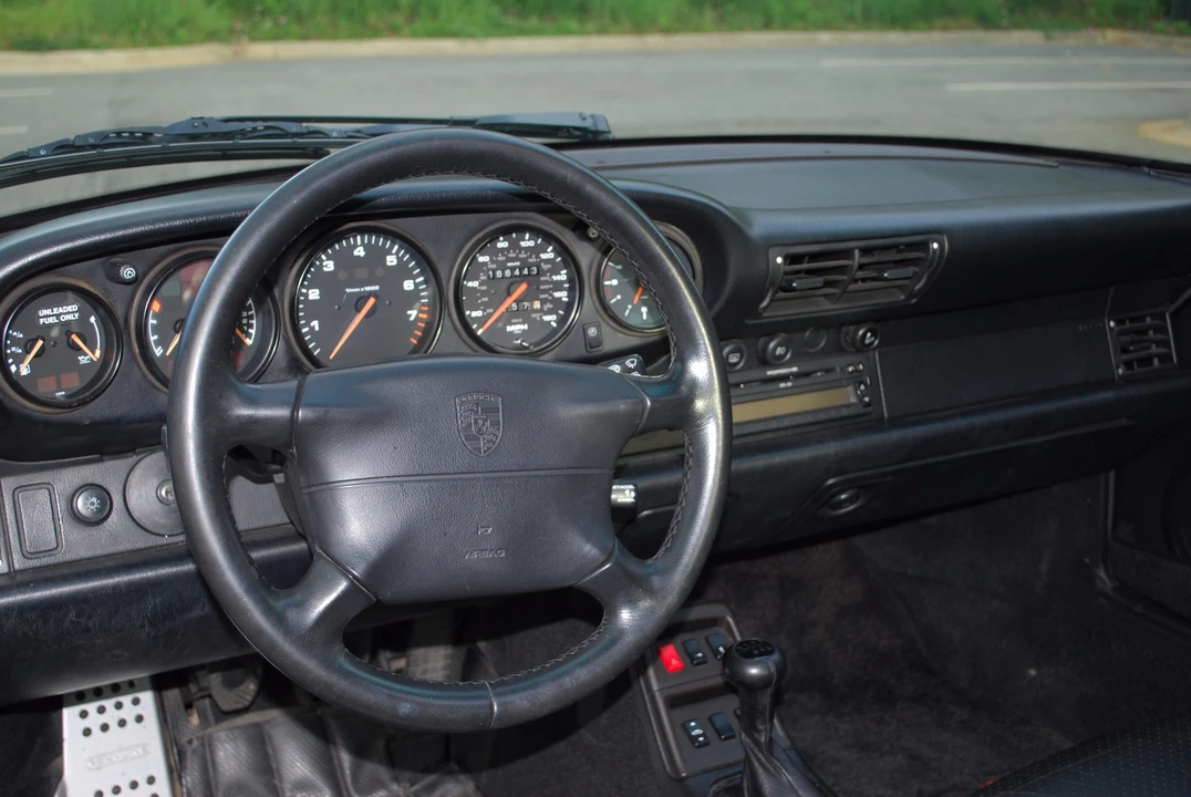1996 Porsche 993 Carrera - Image 14 of 31