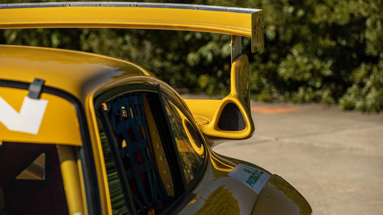 1996 Porsche 993 GT2 - Image 3 of 31