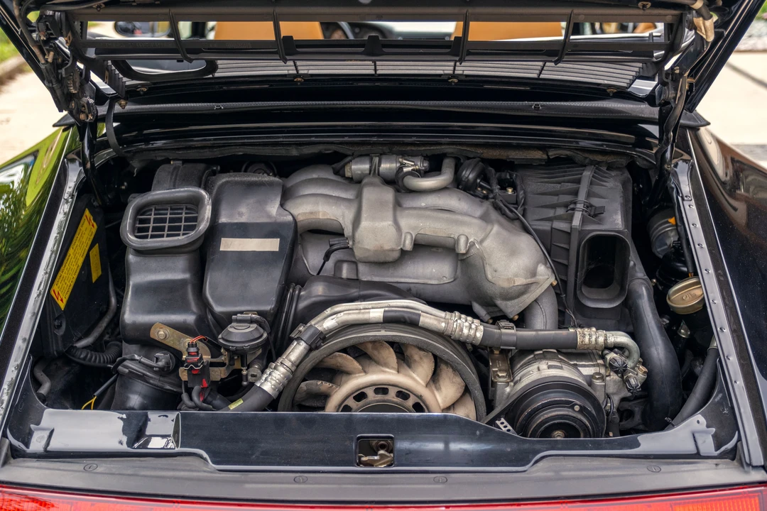 1996 Porsche 993 Carrera 4 - Image 6 of 31