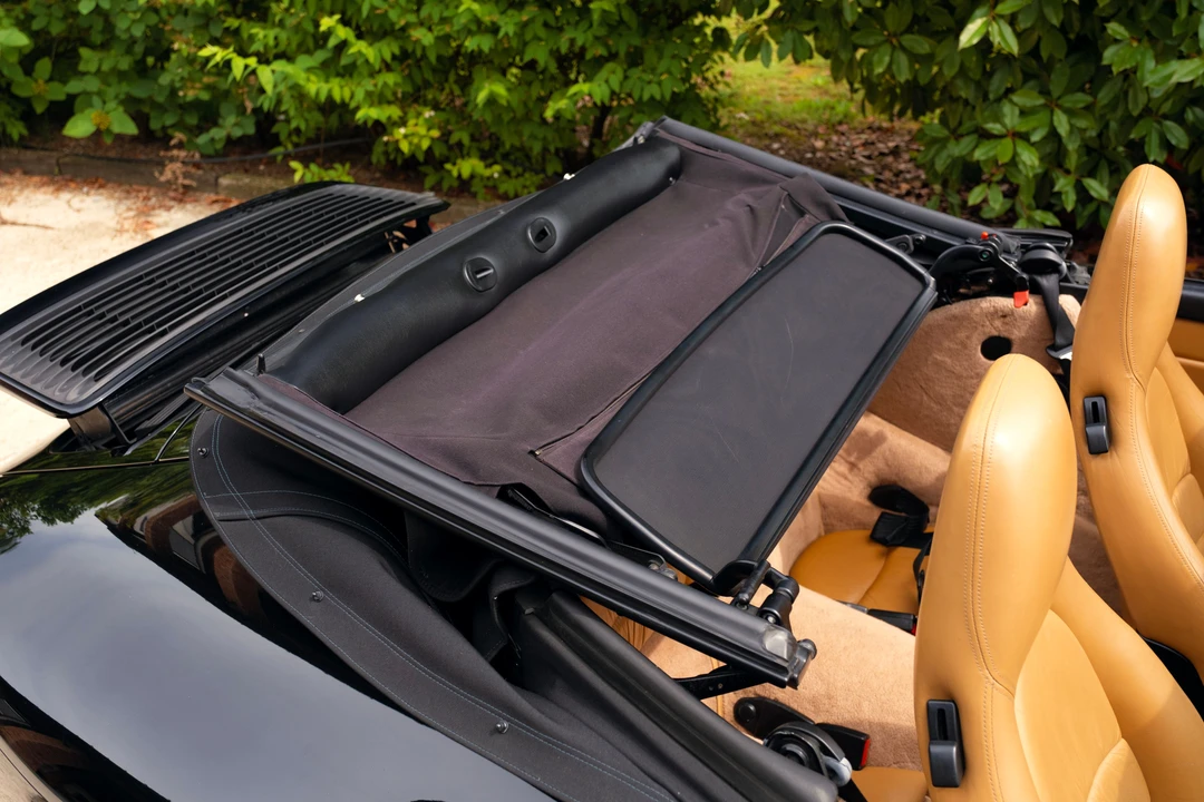 1996 Porsche 993 Carrera 4 - Image 7 of 31