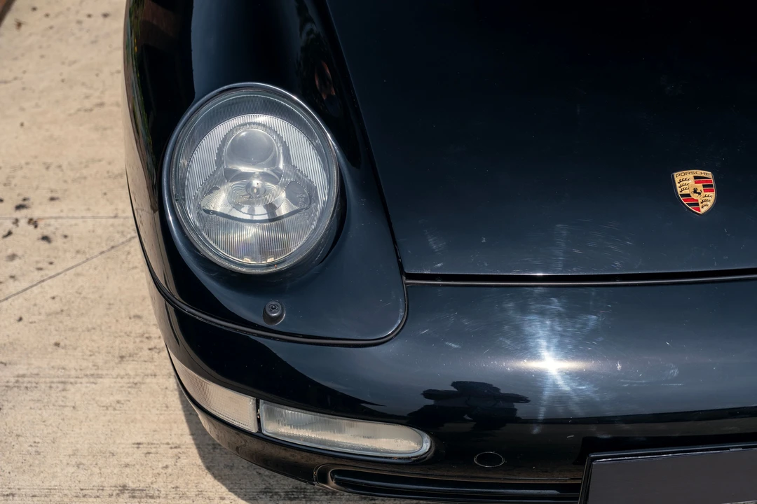 1996 Porsche 993 Carrera 4 - Image 12 of 31