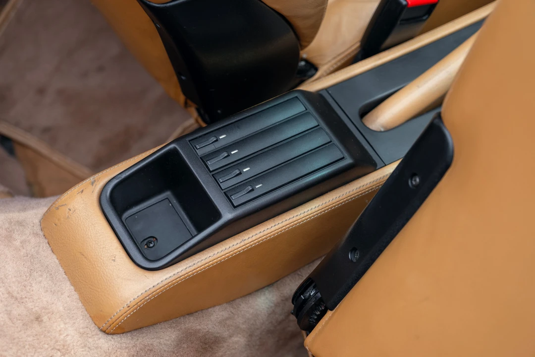 1996 Porsche 993 Carrera 4 - Image 22 of 31