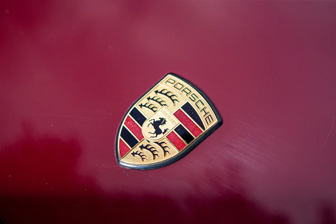 1996 Porsche 993 Carrera 4 - Image 9 of 23