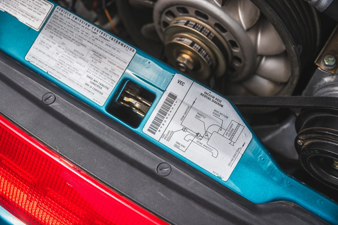 1996 Porsche 993 Carrera 4 - Image 24 of 31