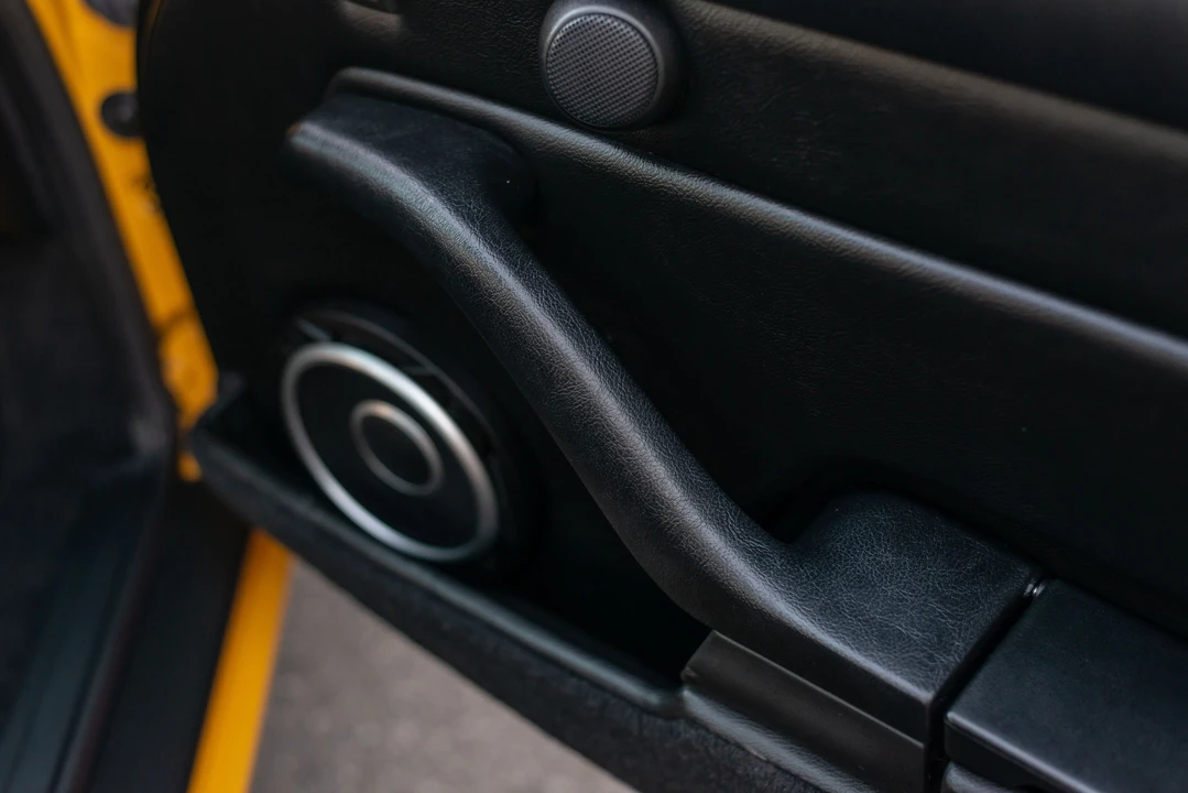 1996 Porsche 993 Carrera - Image 10 of 31