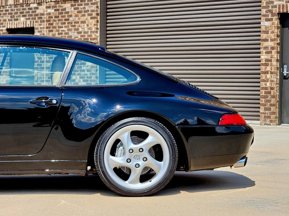 1996 Porsche 993 Carrera - Image 5 of 31