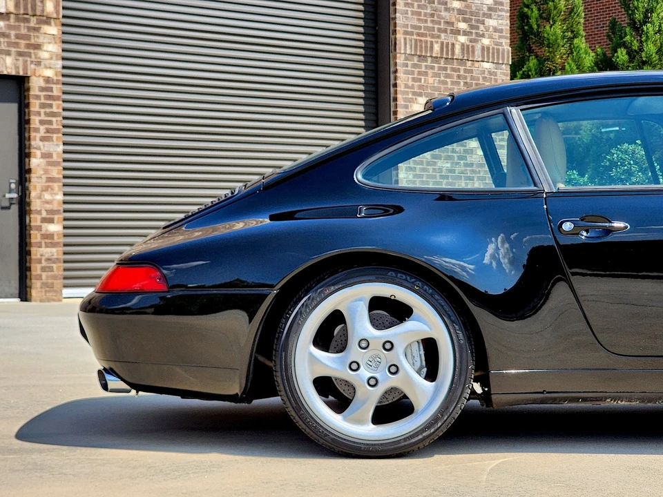 1996 Porsche 993 Carrera - Image 10 of 31