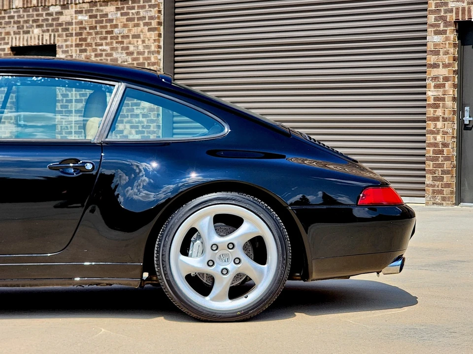 1996 Porsche 993 Carrera - Image 5 of 31