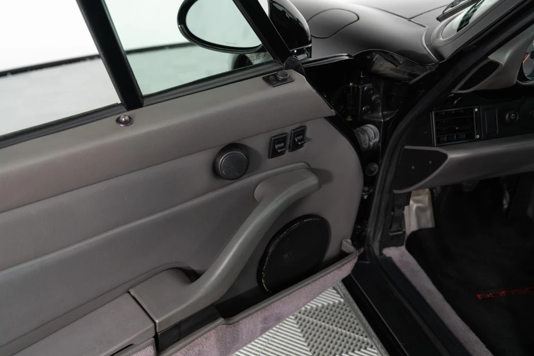 1996 Porsche 911 - Image 28 of 31