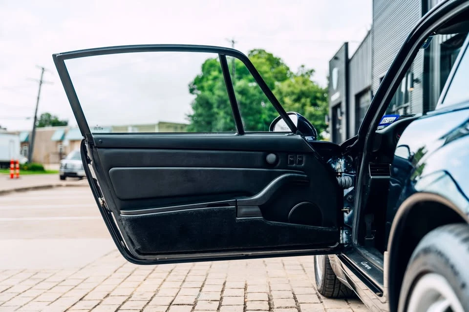 1996 Porsche 993 Carrera 4 - Image 11 of 20