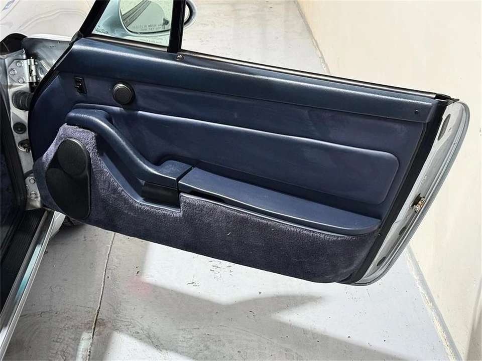 1996 Porsche 993 Carrera - Image 8 of 31