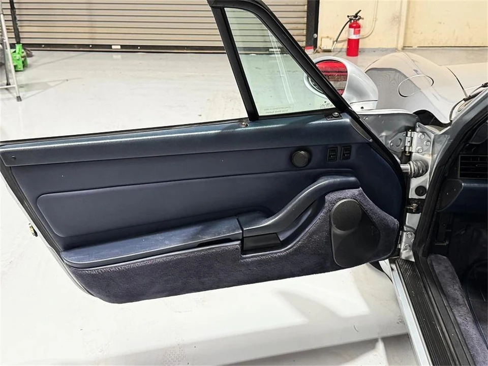 1996 Porsche 993 Carrera - Image 7 of 31