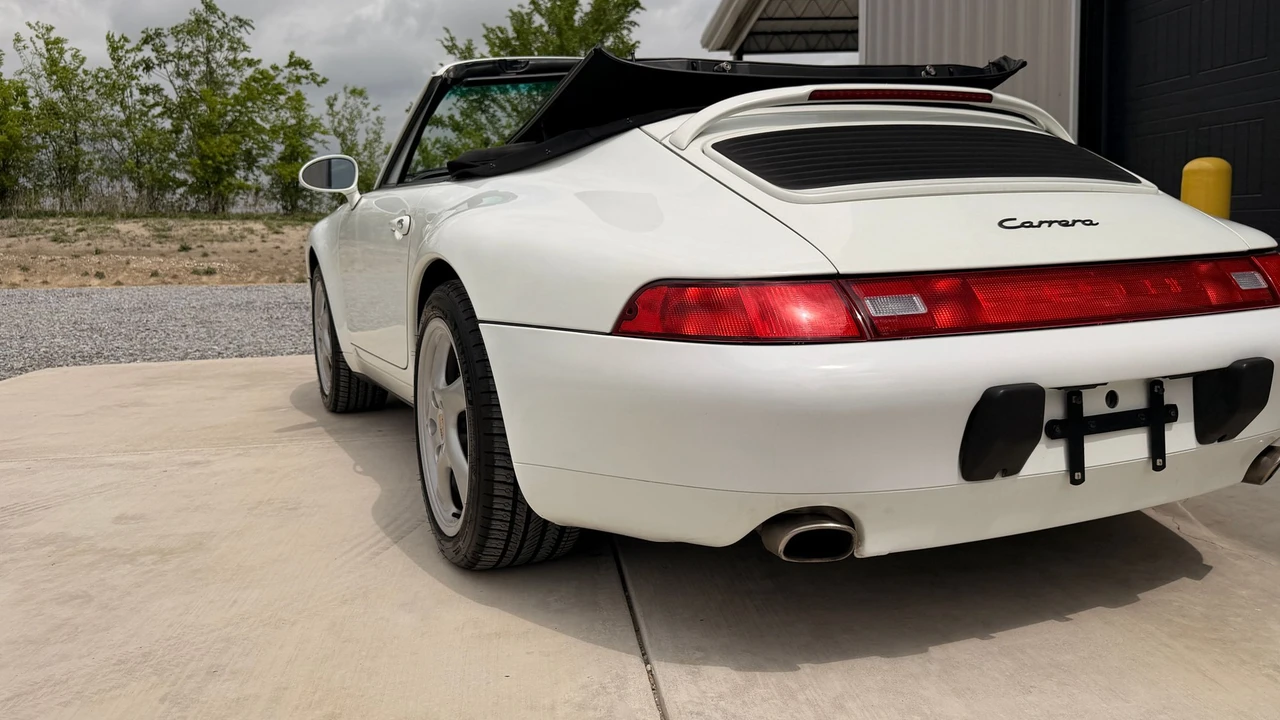 1996 Porsche 993 Carrera - Image 9 of 31