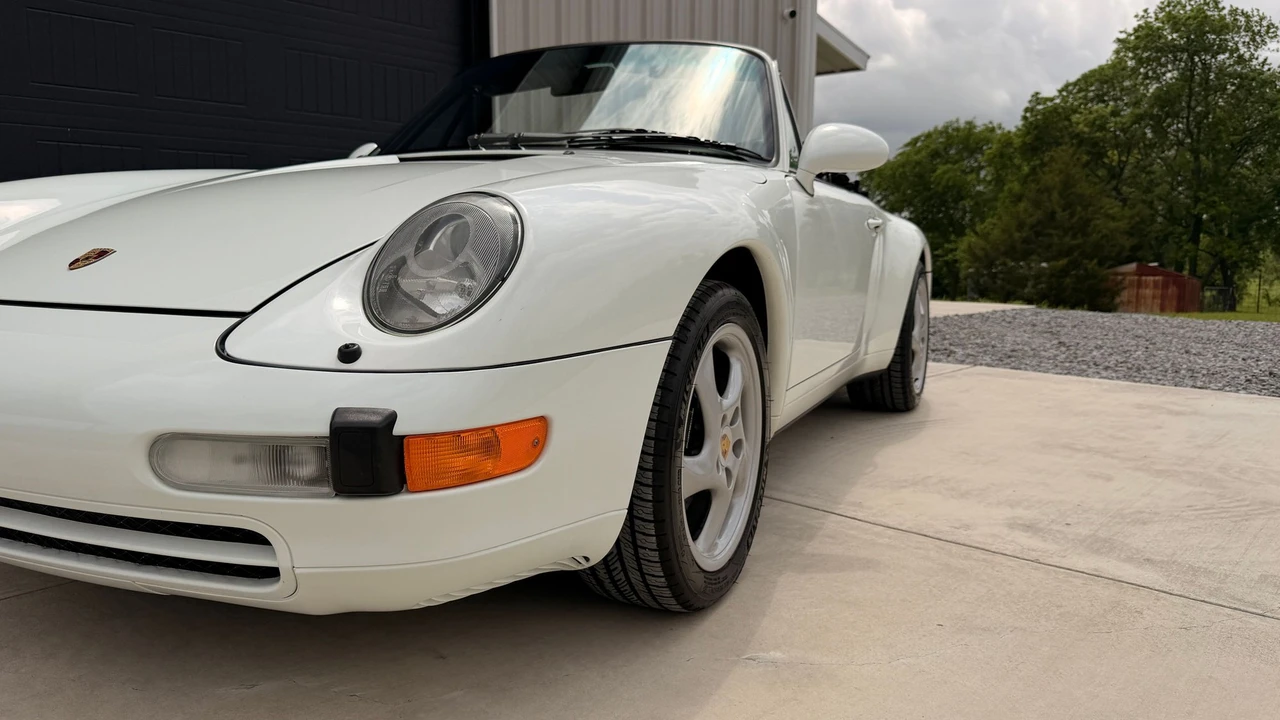 1996 Porsche 993 Carrera - Image 10 of 31