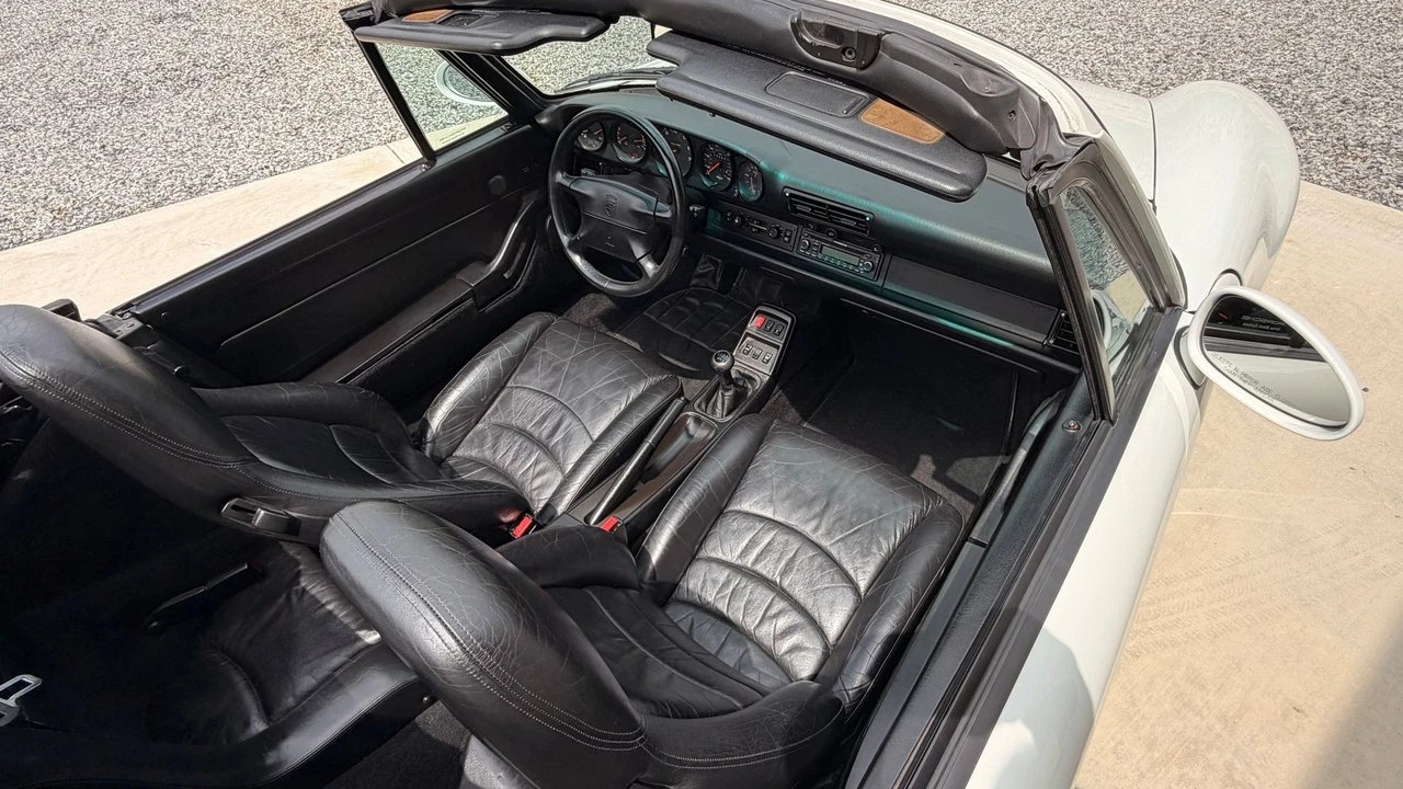1996 Porsche 993 Carrera - Image 13 of 31