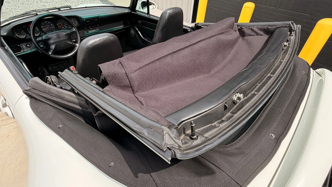1996 Porsche 993 Carrera - Image 15 of 31
