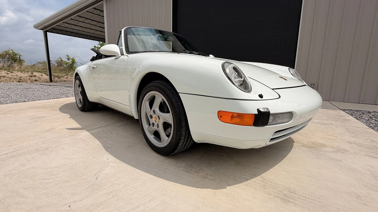 1996 Porsche 993 Carrera - Image 11 of 31