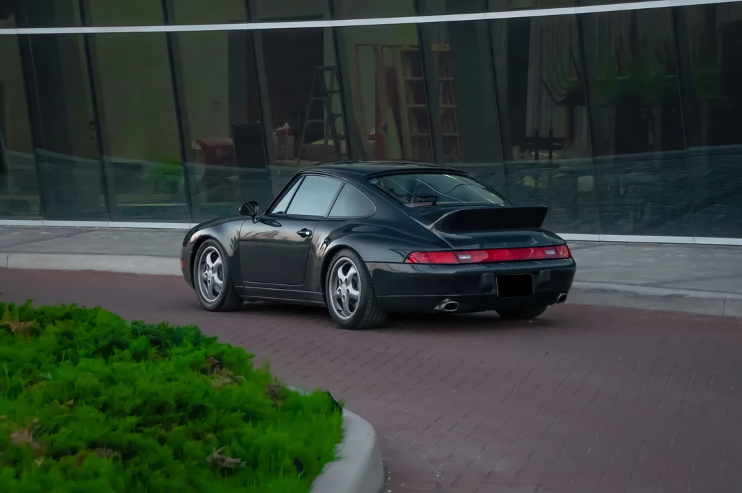 1996 Porsche 993 Carrera 4 - Image 4 of 6