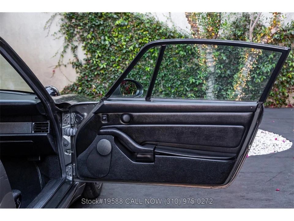 1996 Porsche 993 Carrera - Image 23 of 31