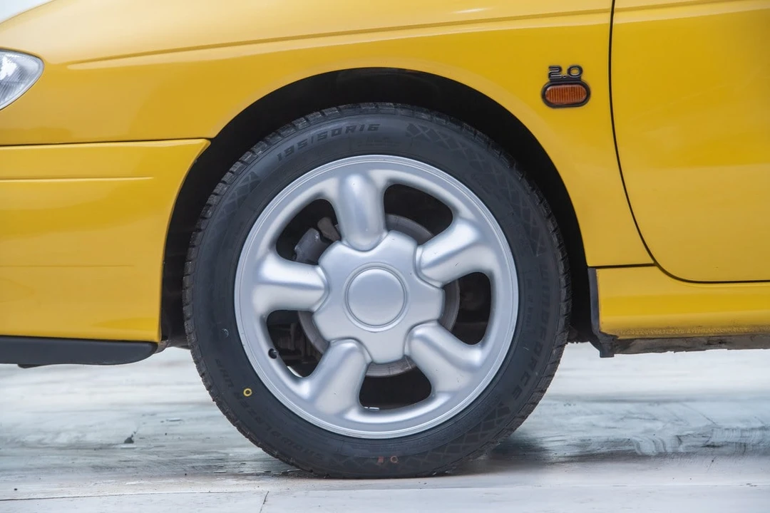 1996 Renault Megane 1st Gen - Image 9 of 30