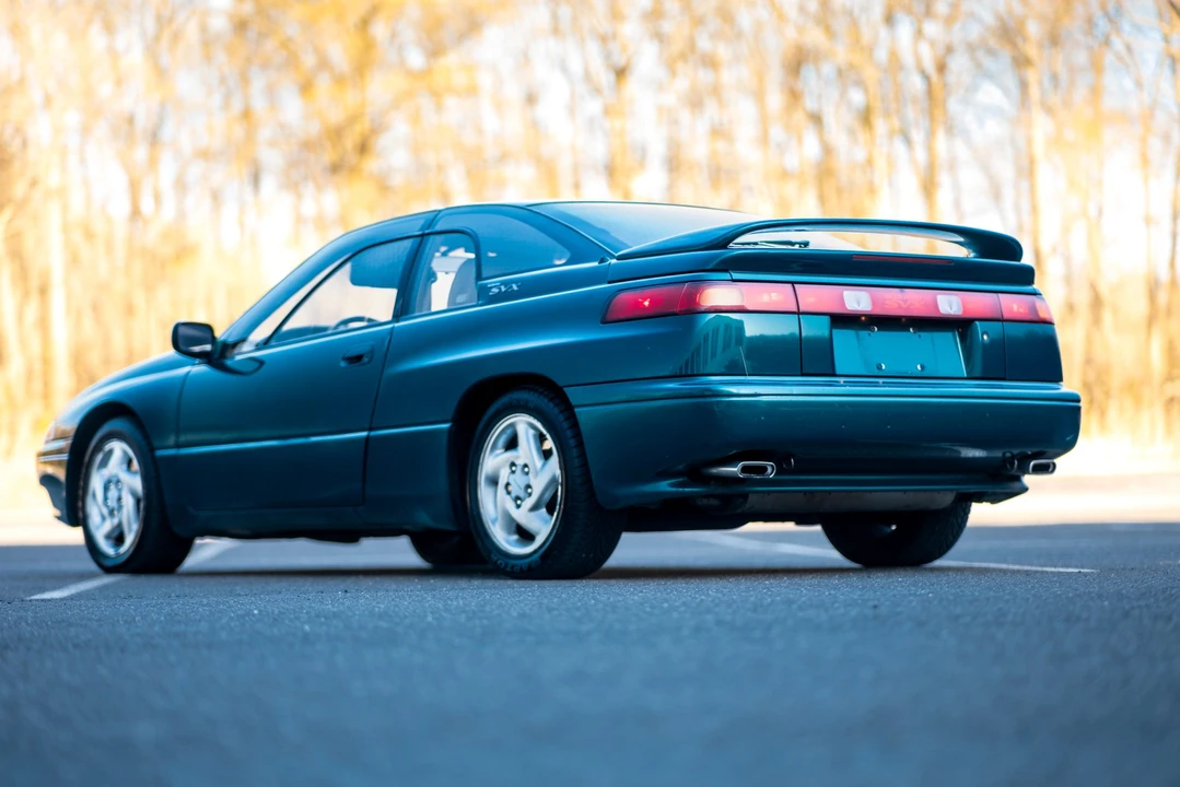 1996 Subaru SVX - Image 22 of 31