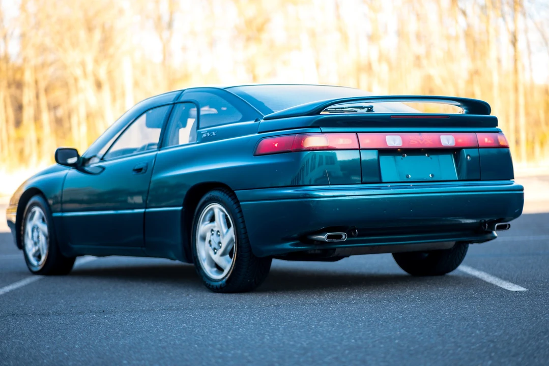 1996 Subaru SVX - Image 23 of 31