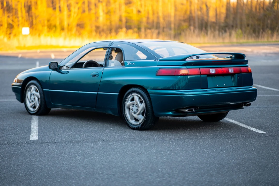 1996 Subaru SVX - Image 17 of 31