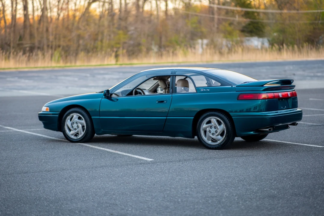1996 Subaru SVX - Image 19 of 31