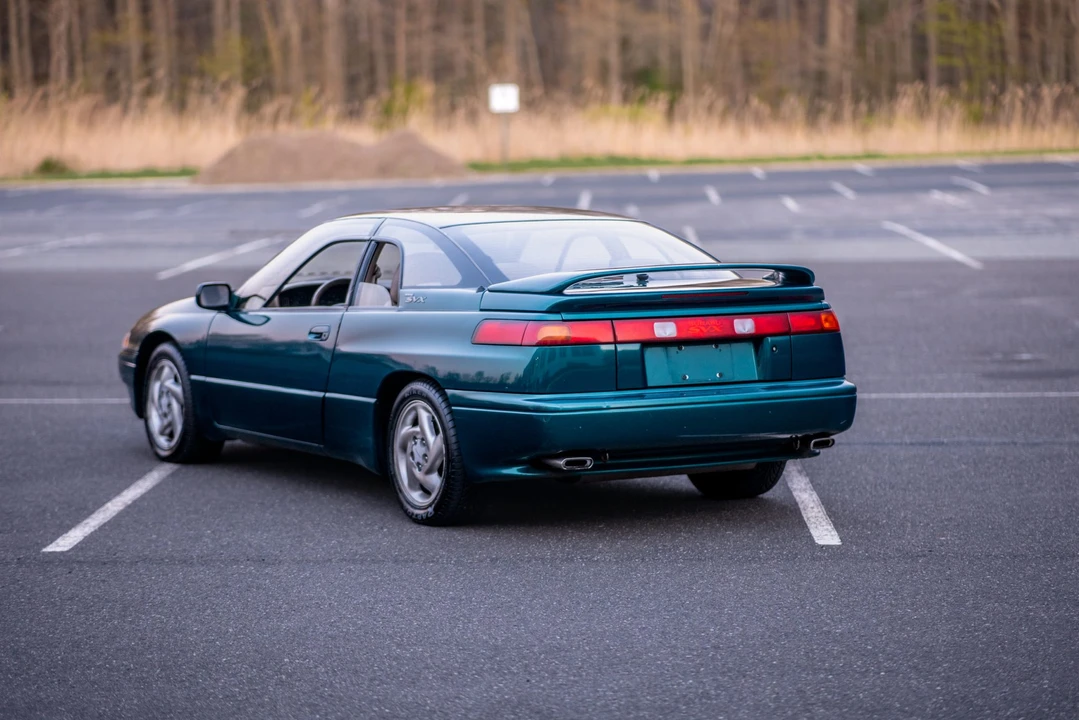 1996 Subaru SVX - Image 21 of 31