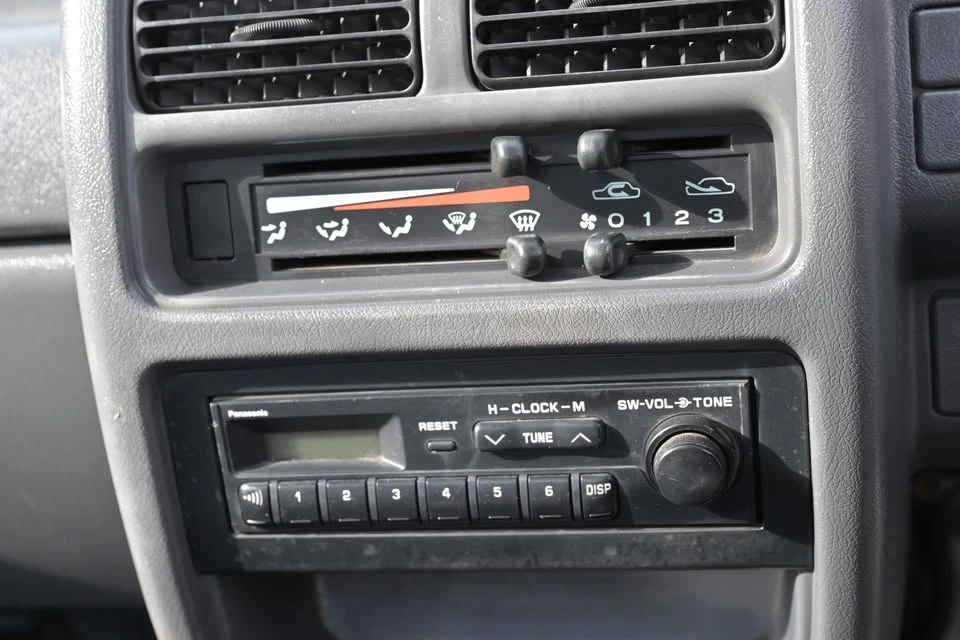 1996 Subaru Sambar 5th Gen - Image 11 of 18