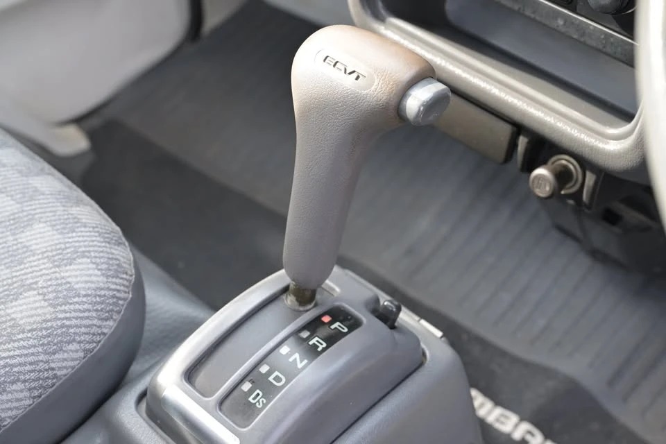 1996 Subaru Sambar 5th Gen - Image 12 of 18
