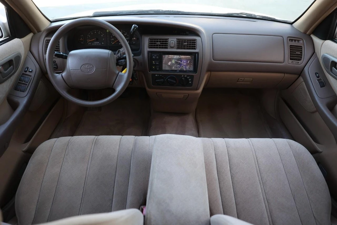 1996 Toyota Avalon 1st Gen - Image 2 of 21