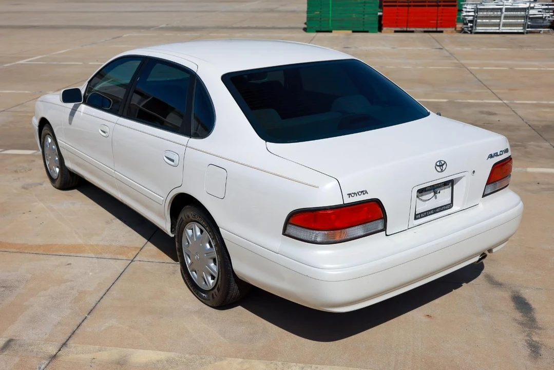 1996 Toyota Avalon 1st Gen - Image 5 of 21